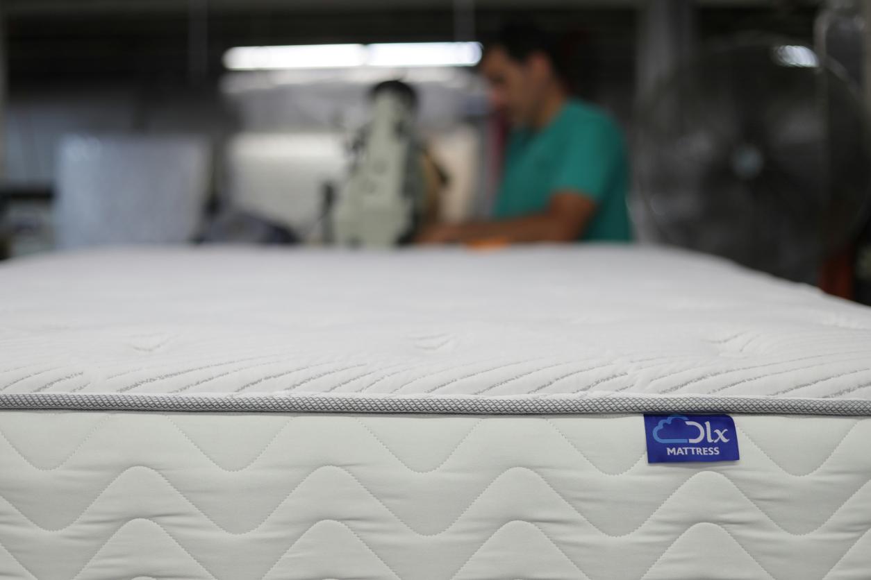 dlx-mattress-flh0I0zlQiw-unsplash